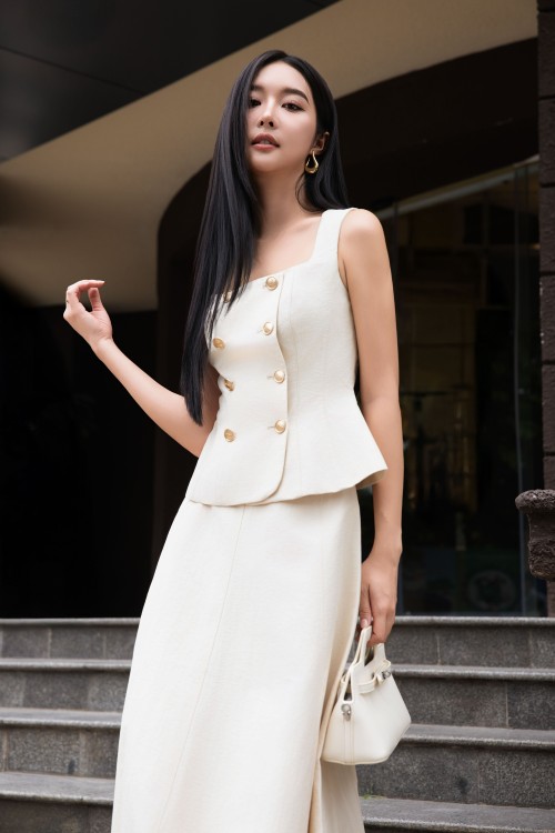 Sixdo Dark Cream Raw Flared Skirt